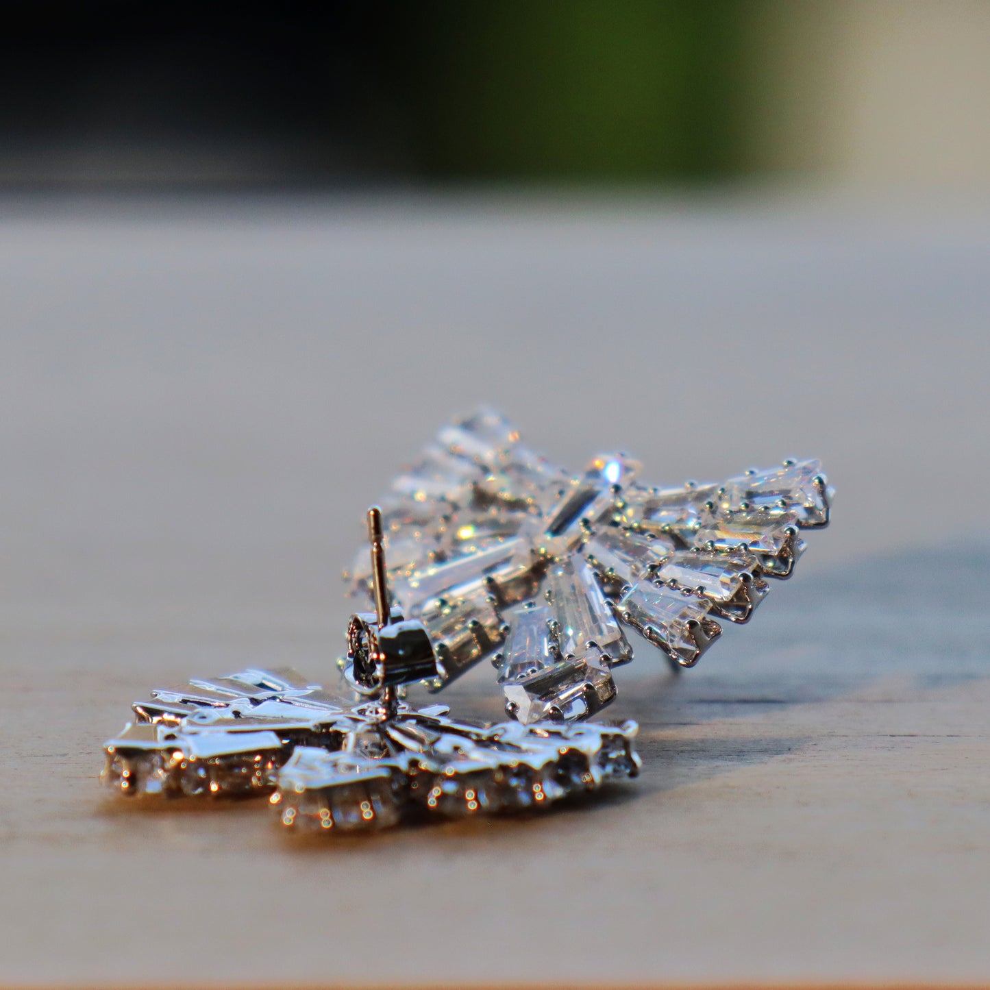 HundredthZ Bowknot Sparkling Concise Style Cubic Zirconia Stud Earrings in Fashion Daily Matching